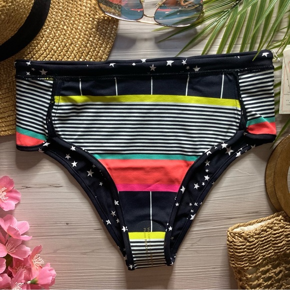 RARE Maaji ☀️ Surf Short Reversible Bikini BOTTOM - Picture 6 of 11
